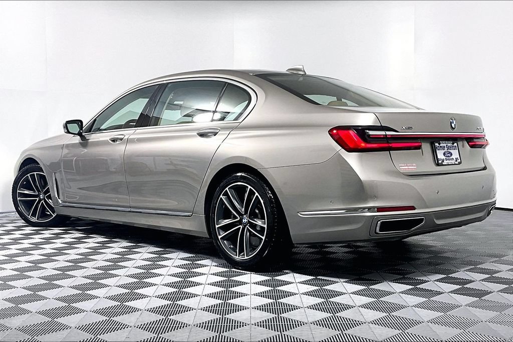 Used 2022 BMW 750Li xDrive AWD/4WD image 11