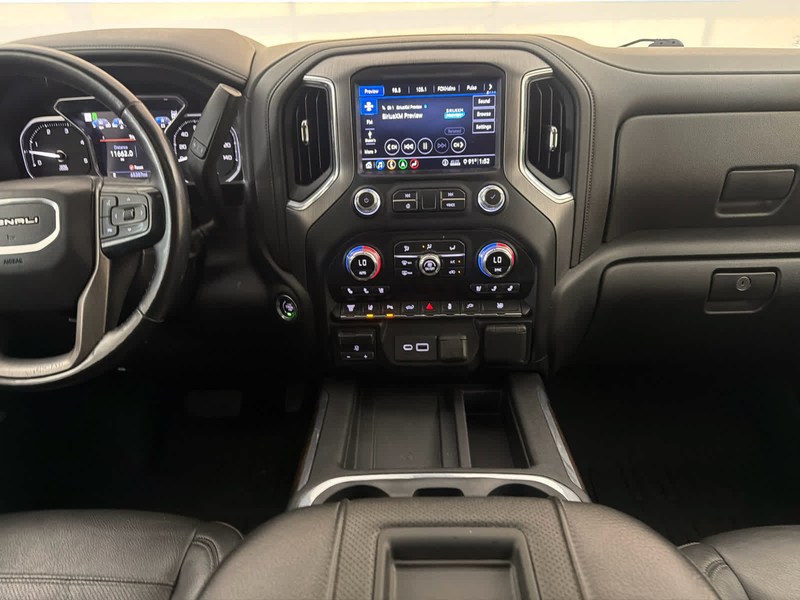 Used 2020 GMC Sierra 3500 Denali w/ Denali Ultimate Package AWD/4WD image 19