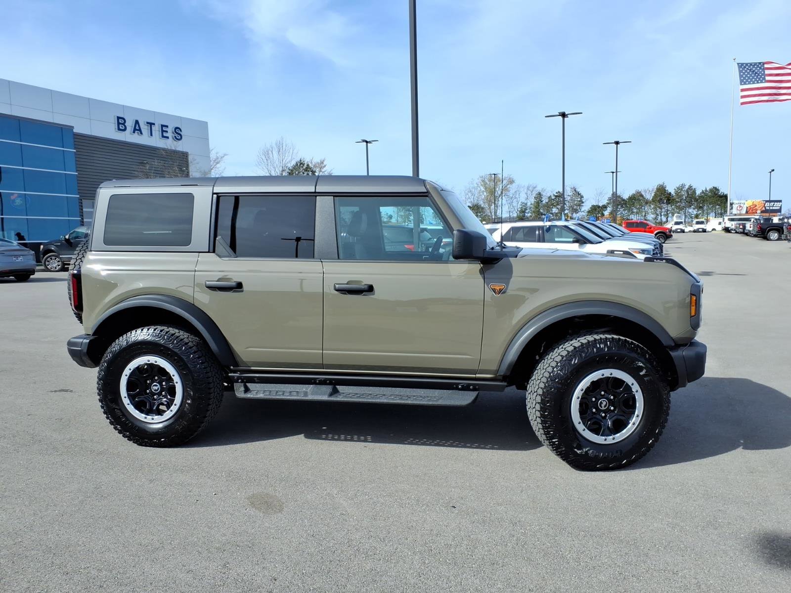 Certified 2025 Ford Bronco Badlands w/ Sasquatch Package image 2