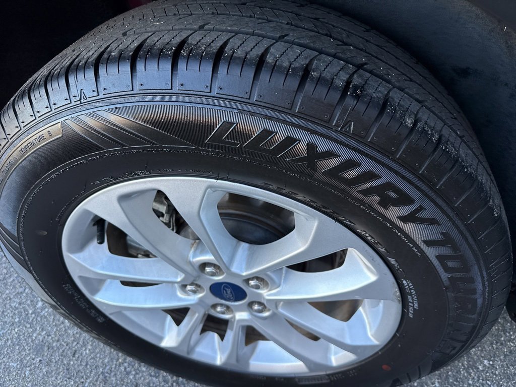 Used 2020 Ford Escape SE image 12