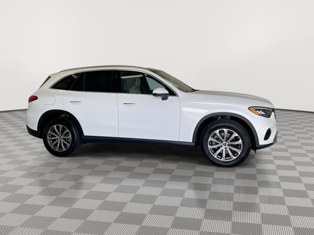 Used 2025 Mercedes-Benz GLC 300 4MATIC image 12