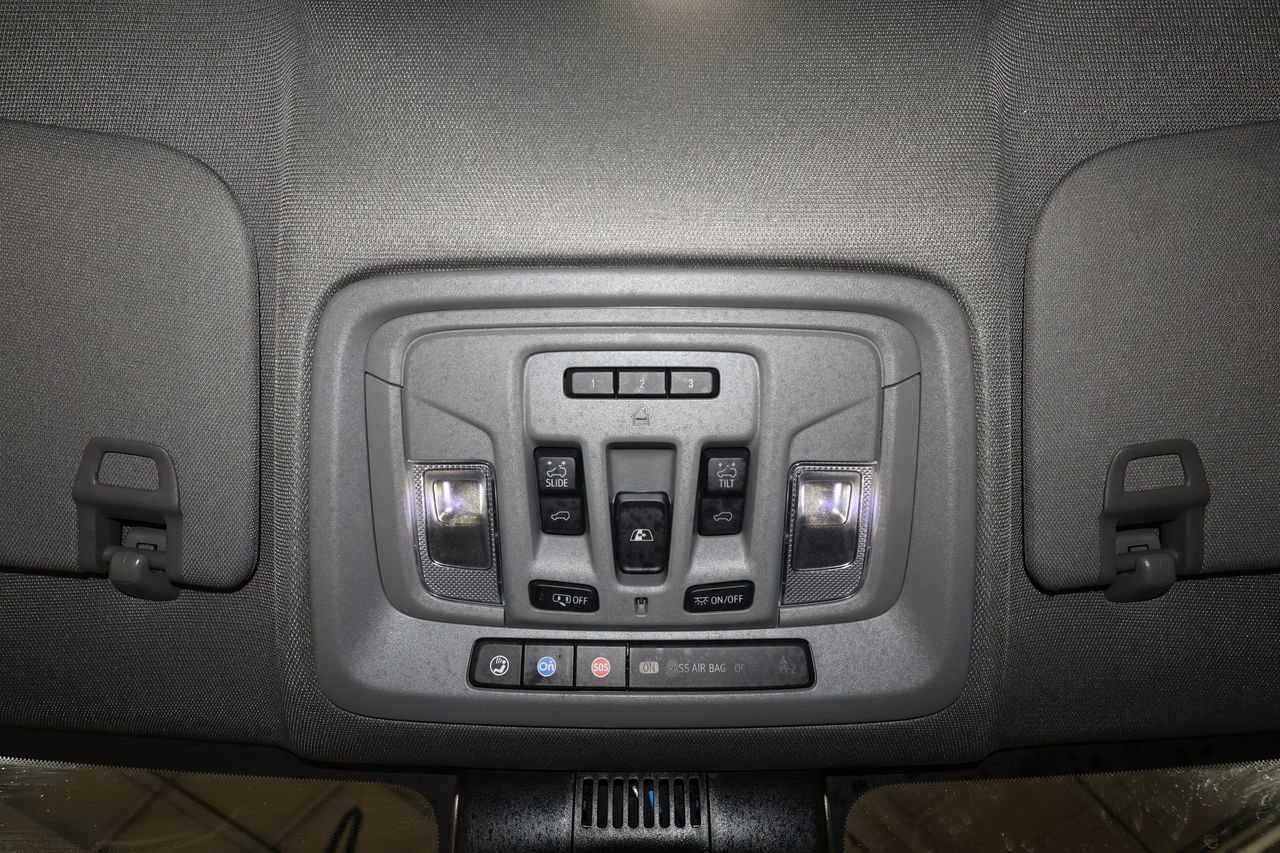 Used 2025 GMC Sierra 1500 Denali AWD/4WD image 36