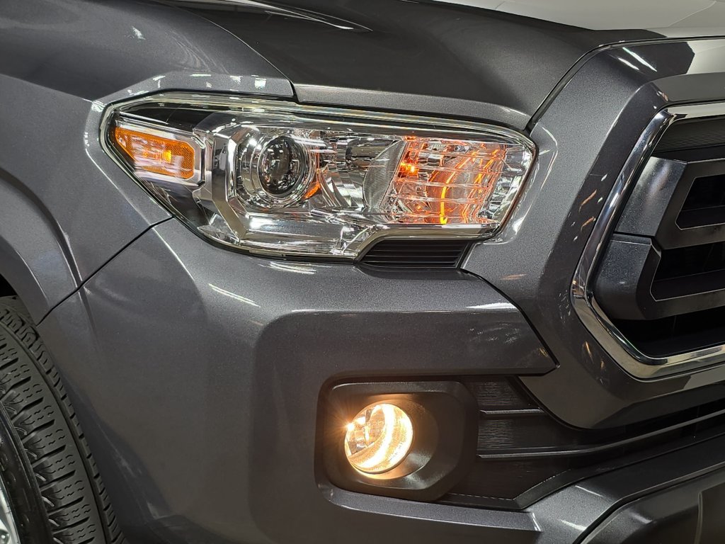 Used 2021 Toyota Tacoma SR5 RWD image 12