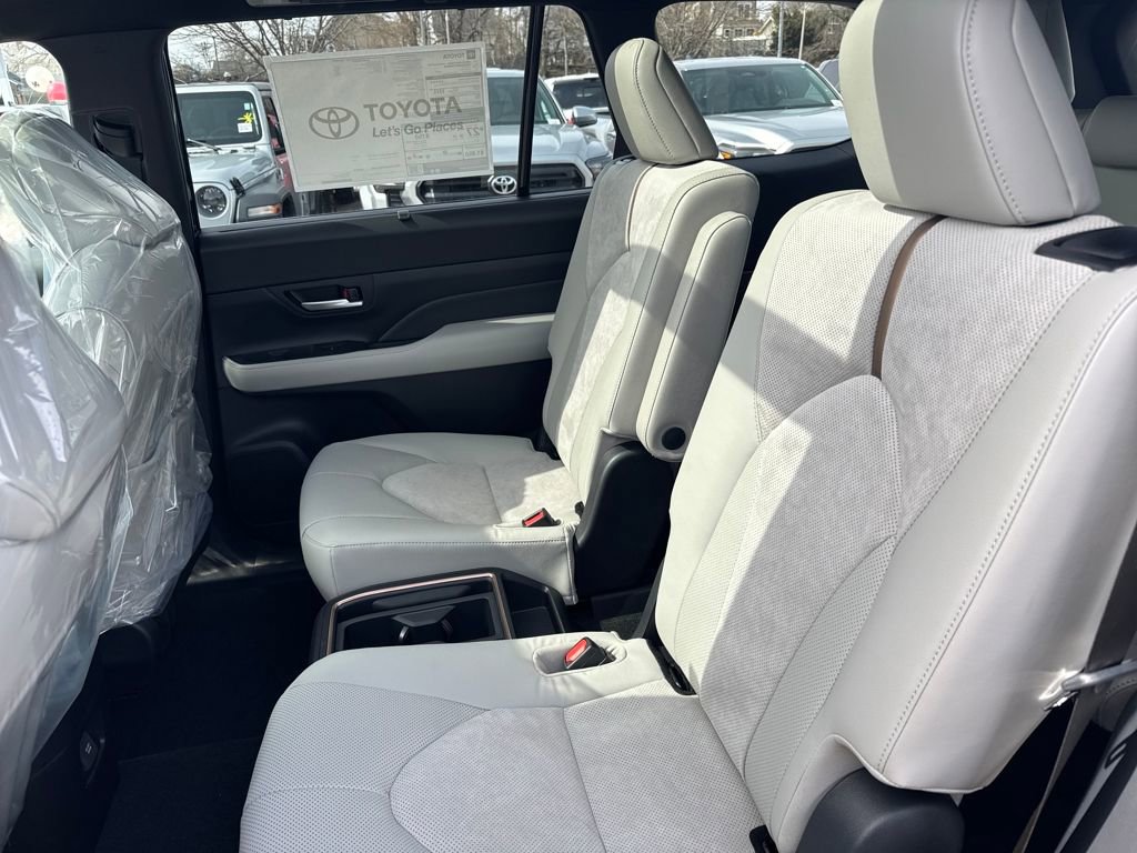 New 2026 Toyota Grand Highlander MAX Limited image 36