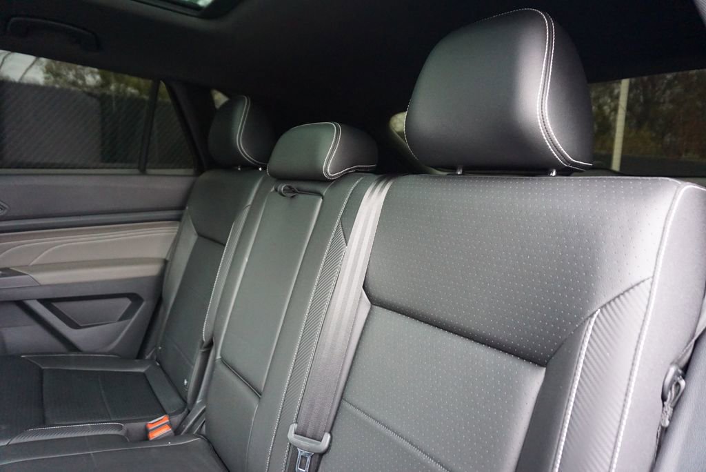 Used 2023 Volkswagen Atlas Cross Sport SEL R-Line image 14