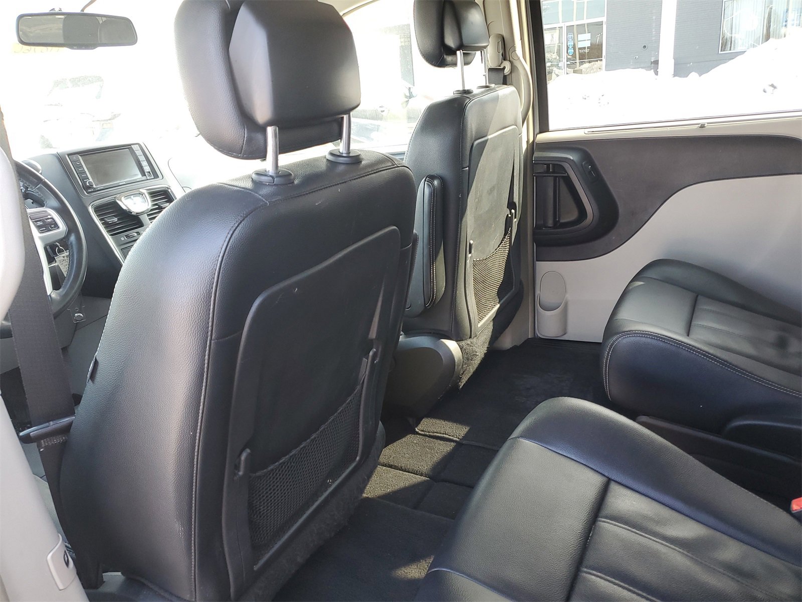 Used 2016 Chrysler Town & Country Touring image 14