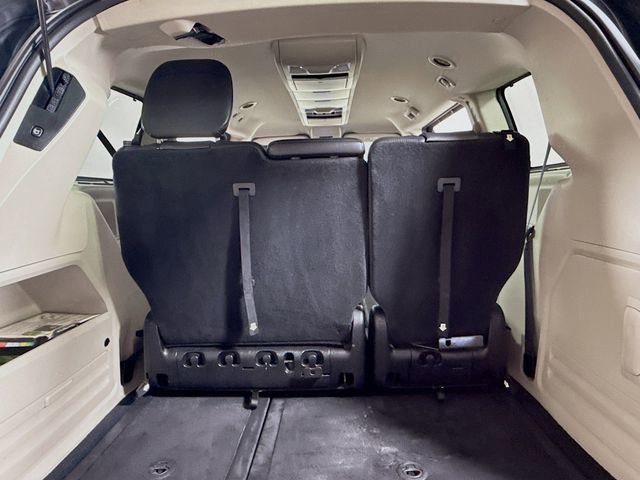 Used 2011 Chrysler Town & Country Touring-L w/ Entertainment Group #2 FWD image 33