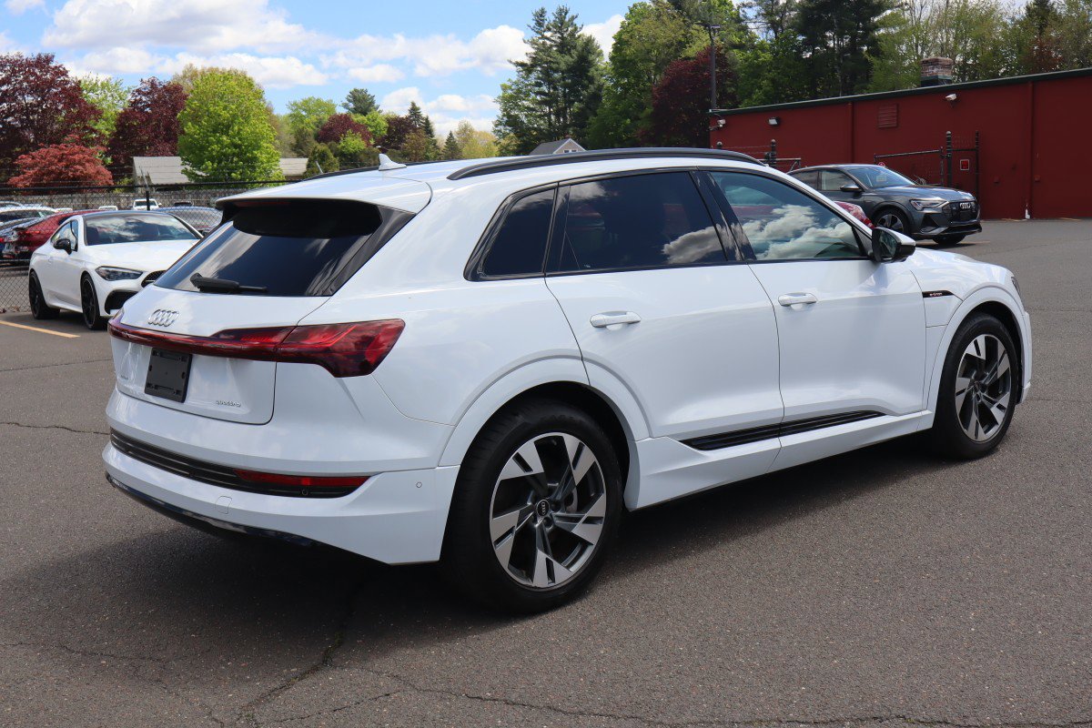 Used 2022 Audi e-tron Premium w/ Convenience Plus Package AWD/4WD image 5