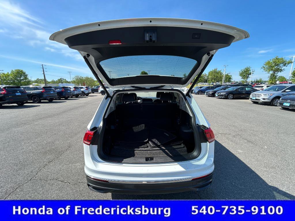 Used 2022 Volkswagen Tiguan SE FWD image 12