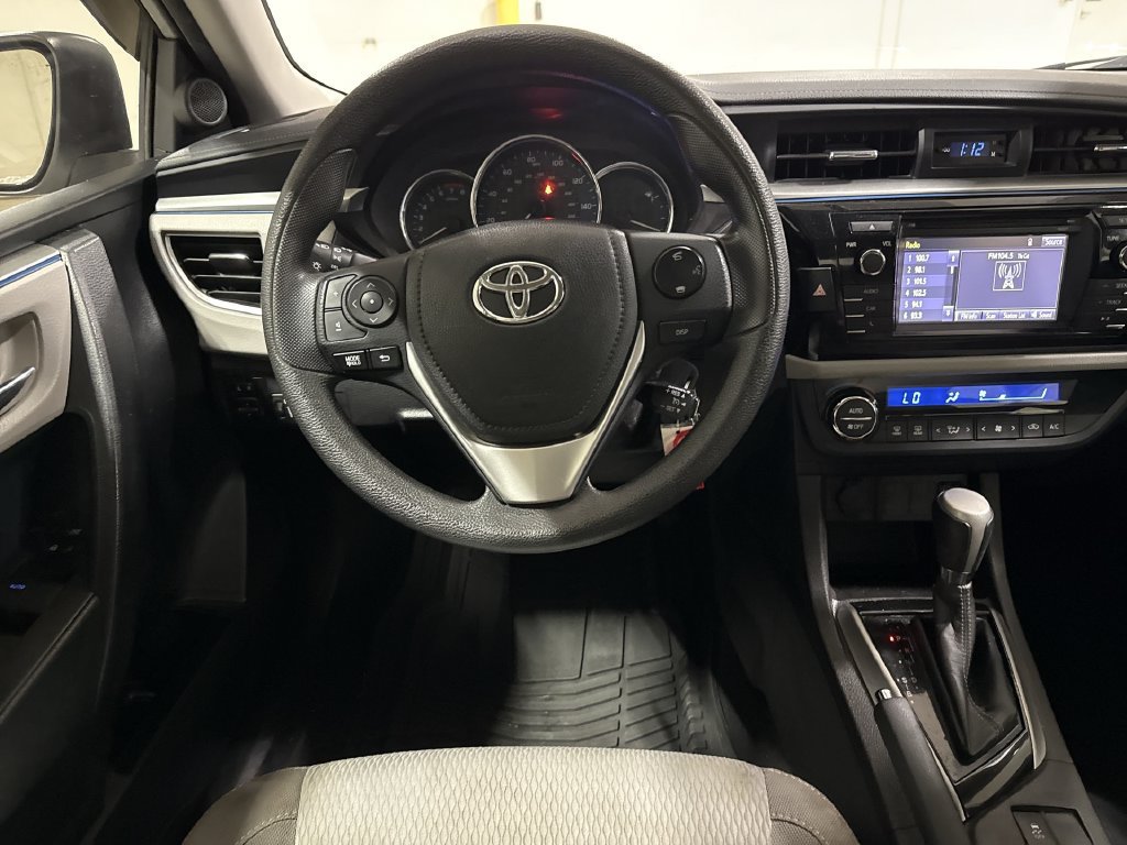 Used 2016 Toyota Corolla LE FWD image 11