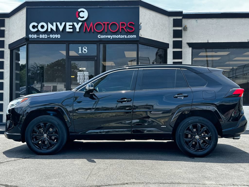 Used 2022 Toyota RAV4 SE w/ Convenience Package AWD/4WD image 5