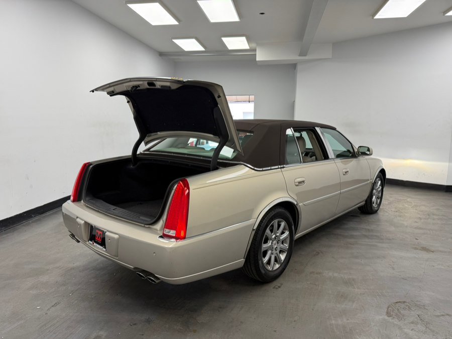 Used 2008 Cadillac DTS w/ Sun And Sound Package image 63