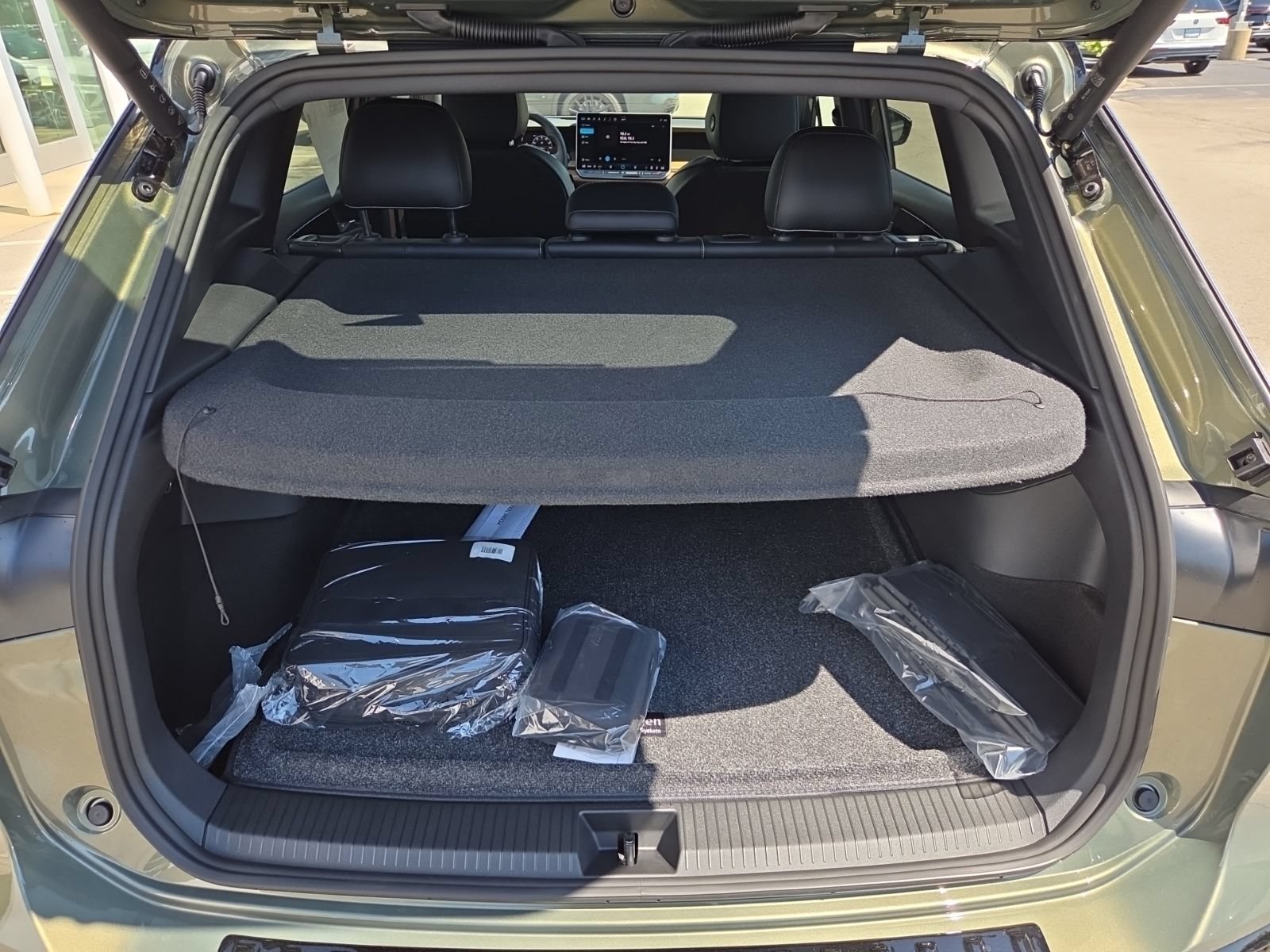 New 2026 Volkswagen Tiguan SEL R-Line AWD/4WD image 10