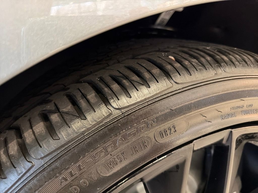 Certified 2023 Chevrolet Camaro LT w/ Technology Package image 28