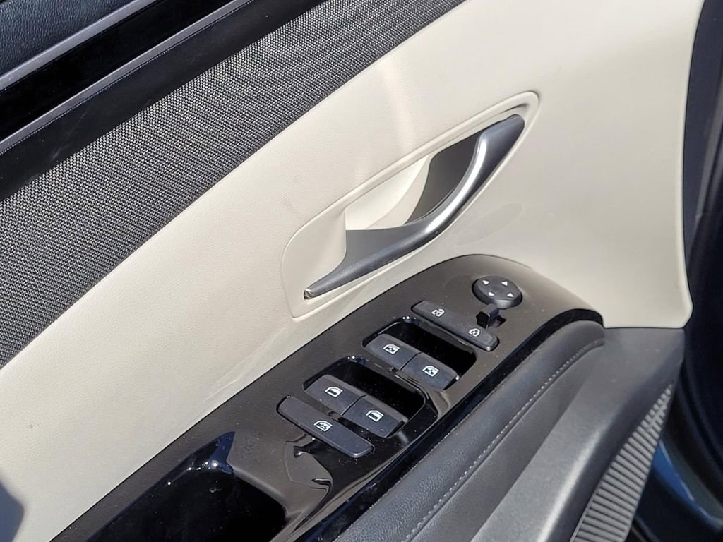 Used 2022 Hyundai Tucson Limited image 12