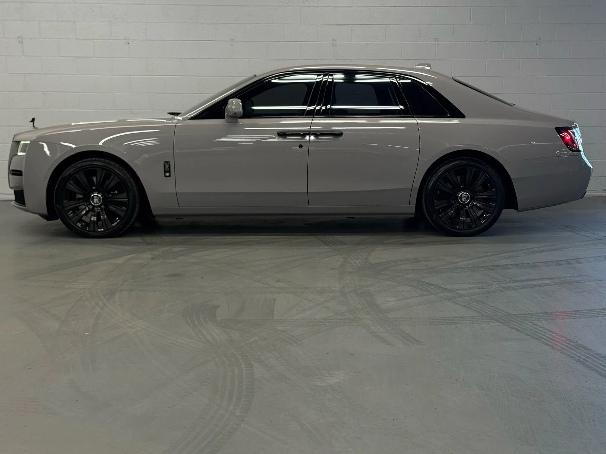 Used 2022 Rolls-Royce Ghost image 6