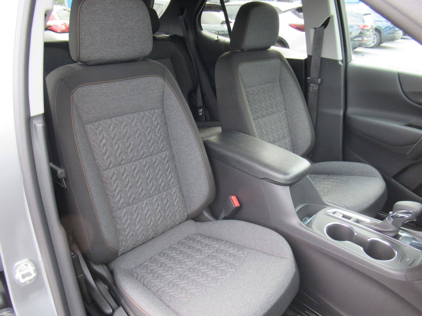Used 2024 Chevrolet Equinox LT FWD image 10