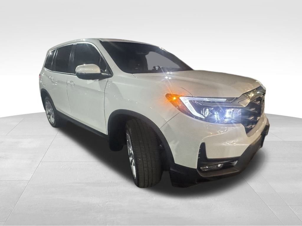 Certified 2025 Honda Passport EX-L image 38