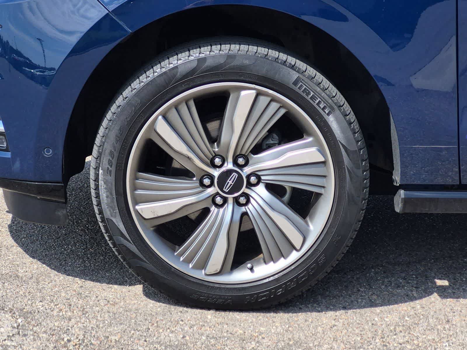 Used 2018 Lincoln Navigator Reserve w/ Technology Package AWD/4WD image 14