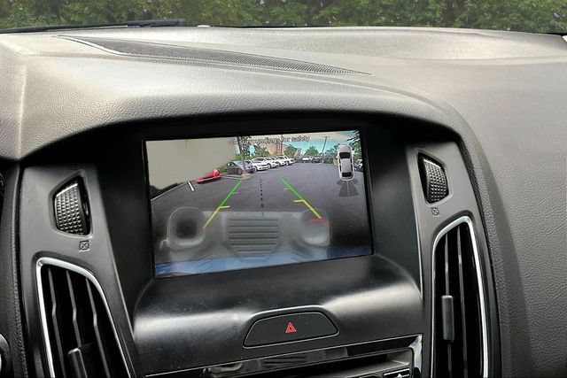 Used 2018 Ford Focus Titanium FWD image 14