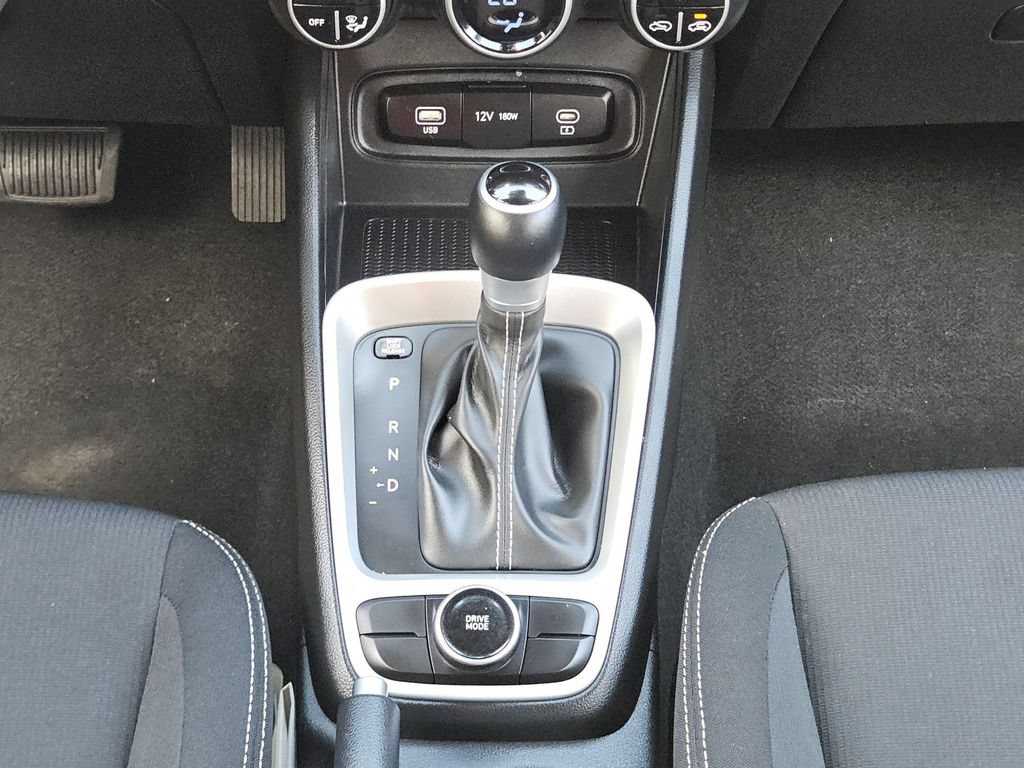 Used 2025 Hyundai Venue SEL FWD image 19