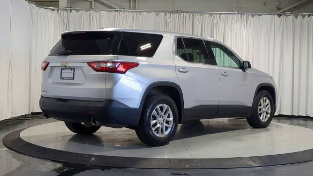 Used 2019 Chevrolet Traverse LS FWD image 10