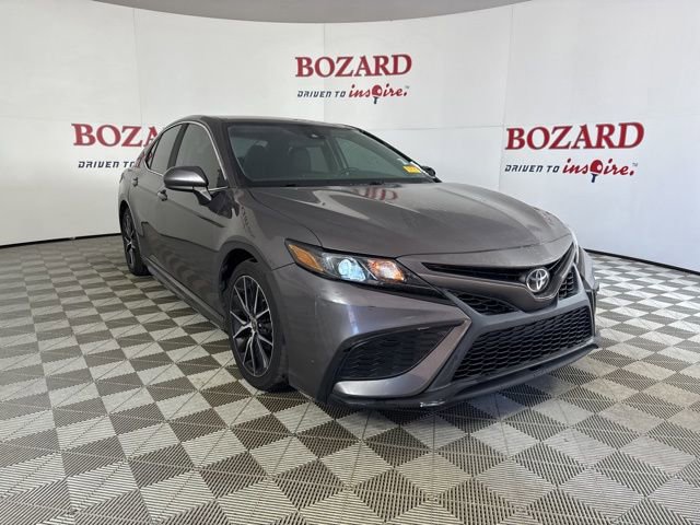 Used 2021 Toyota Camry SE image 1