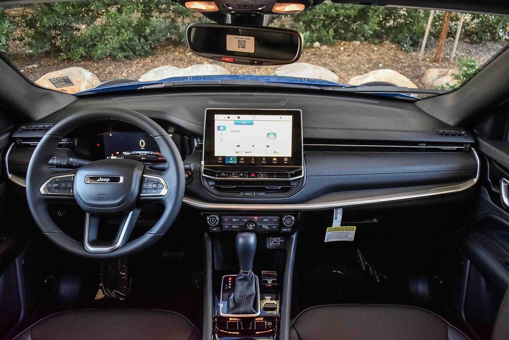New 2026 Jeep Compass Limited image 13