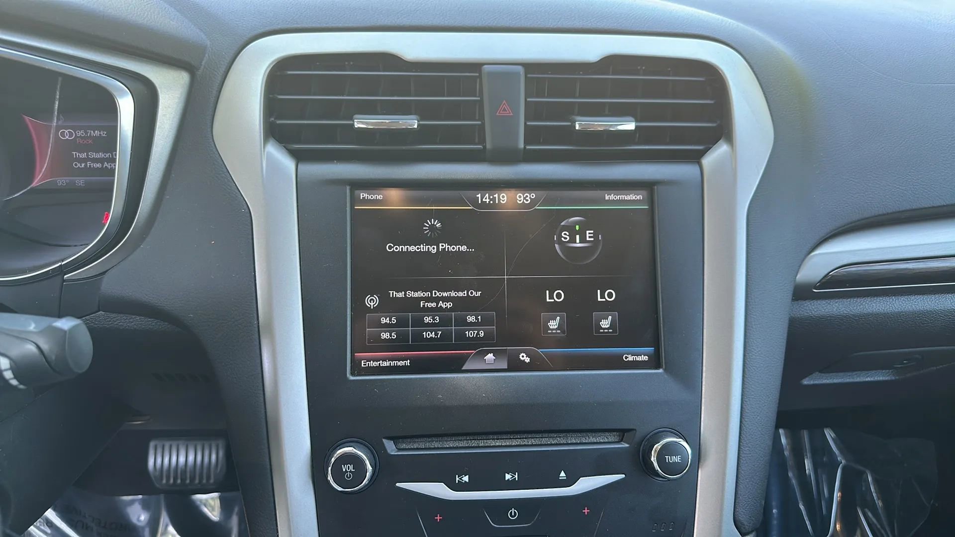 Used 2013 Ford Fusion SE FWD image 34