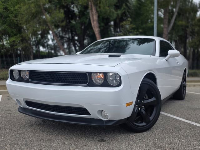 Used 2014 Dodge Challenger SXT Plus w/ Harman/Kardon Audio Group RWD image 17