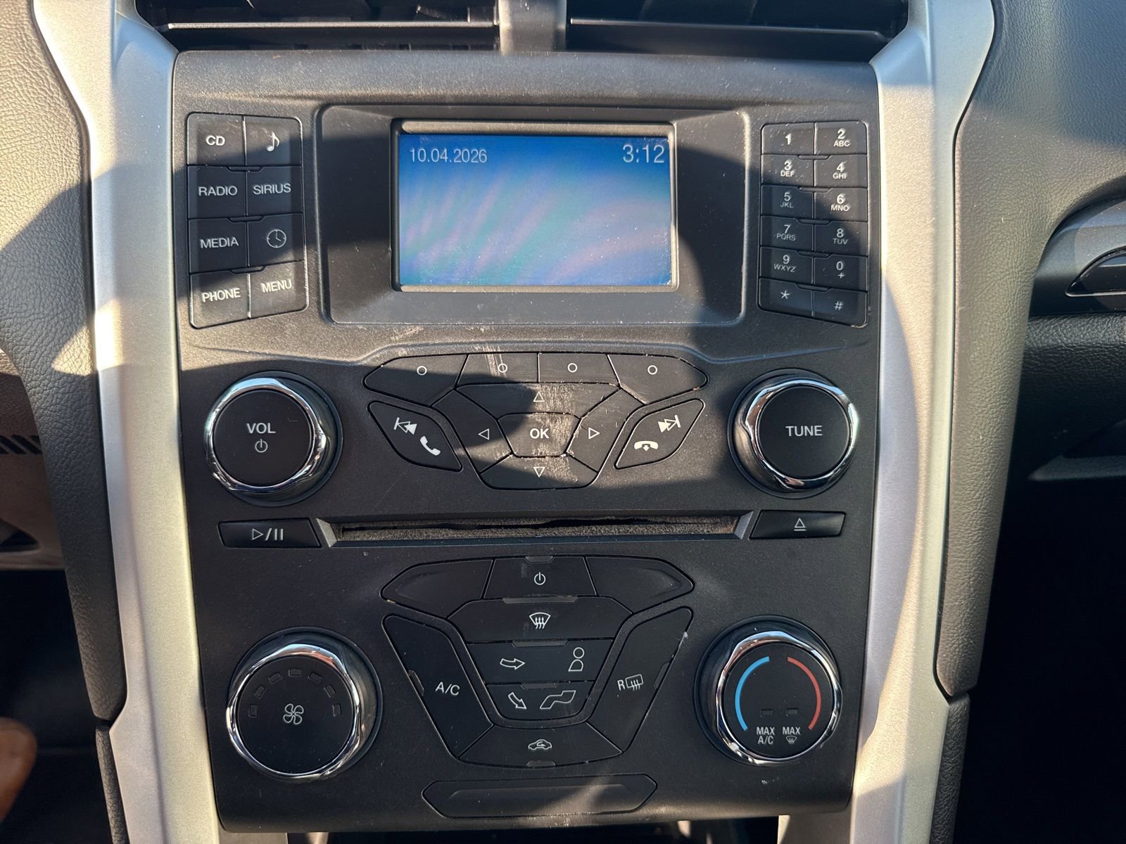 Used 2016 Ford Fusion SE w/ Equipment Group 201A image 10