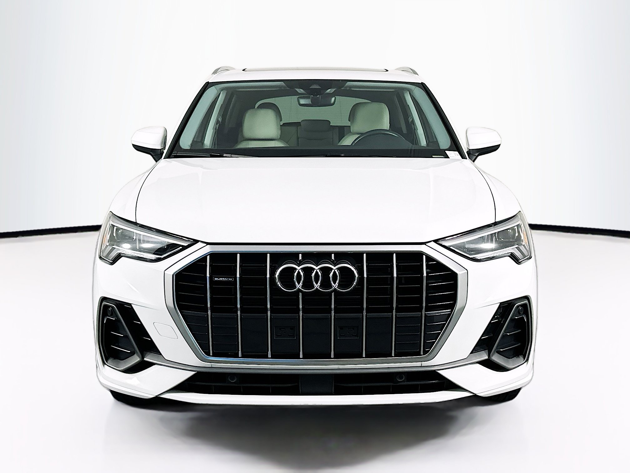 Used 2025 Audi Q3 2.0T Premium AWD/4WD image 2
