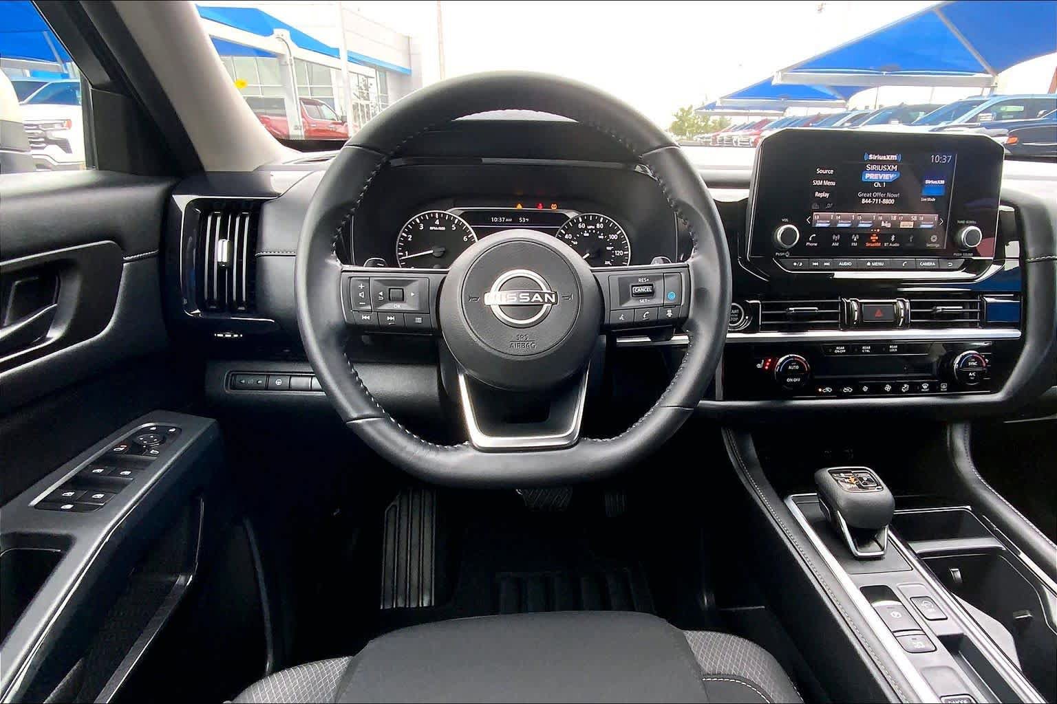 Used 2024 Nissan Pathfinder SV FWD image 6