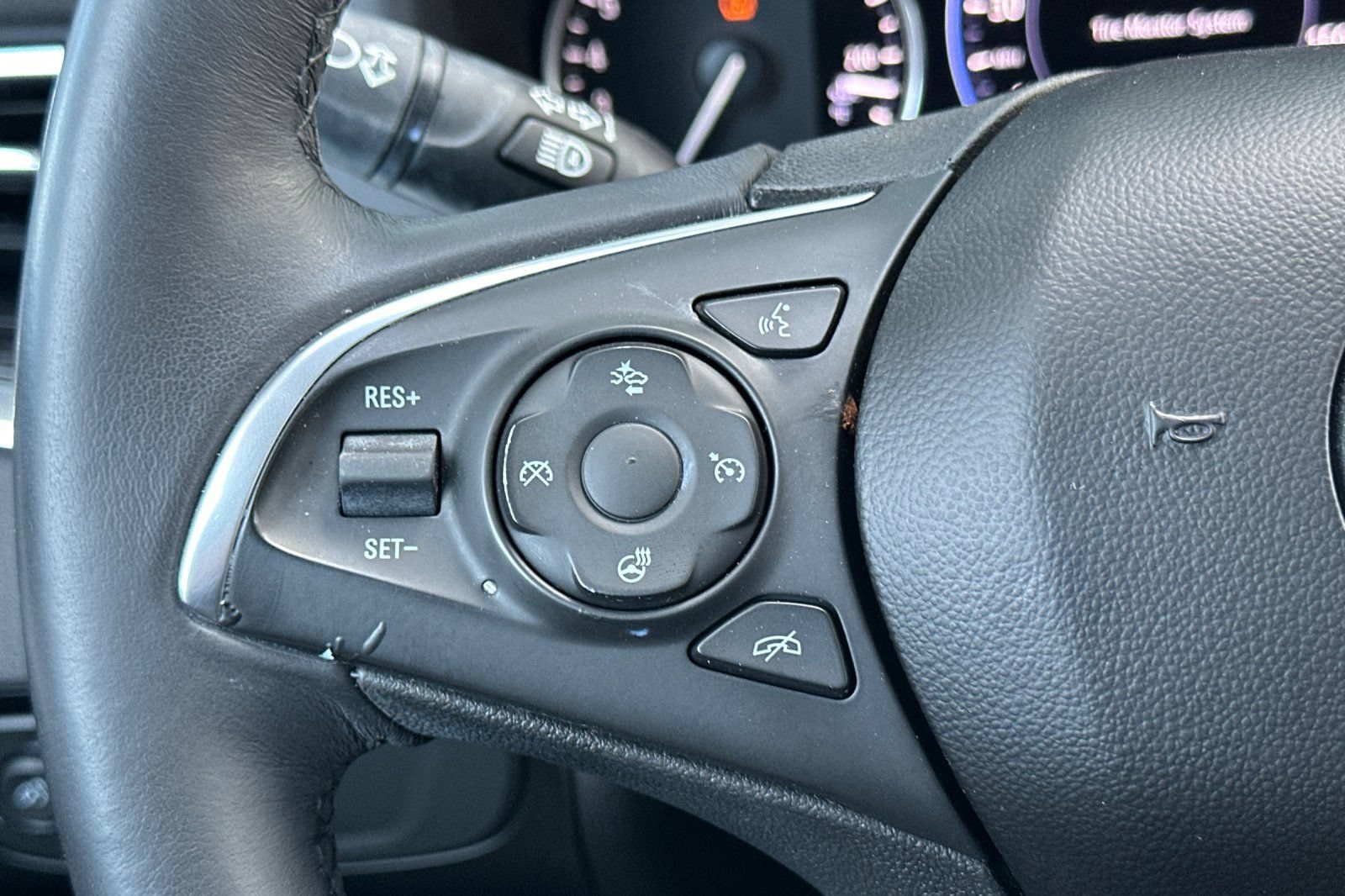 Used 2020 Buick Enclave Avenir w/ Avenir Technology Package AWD/4WD image 30