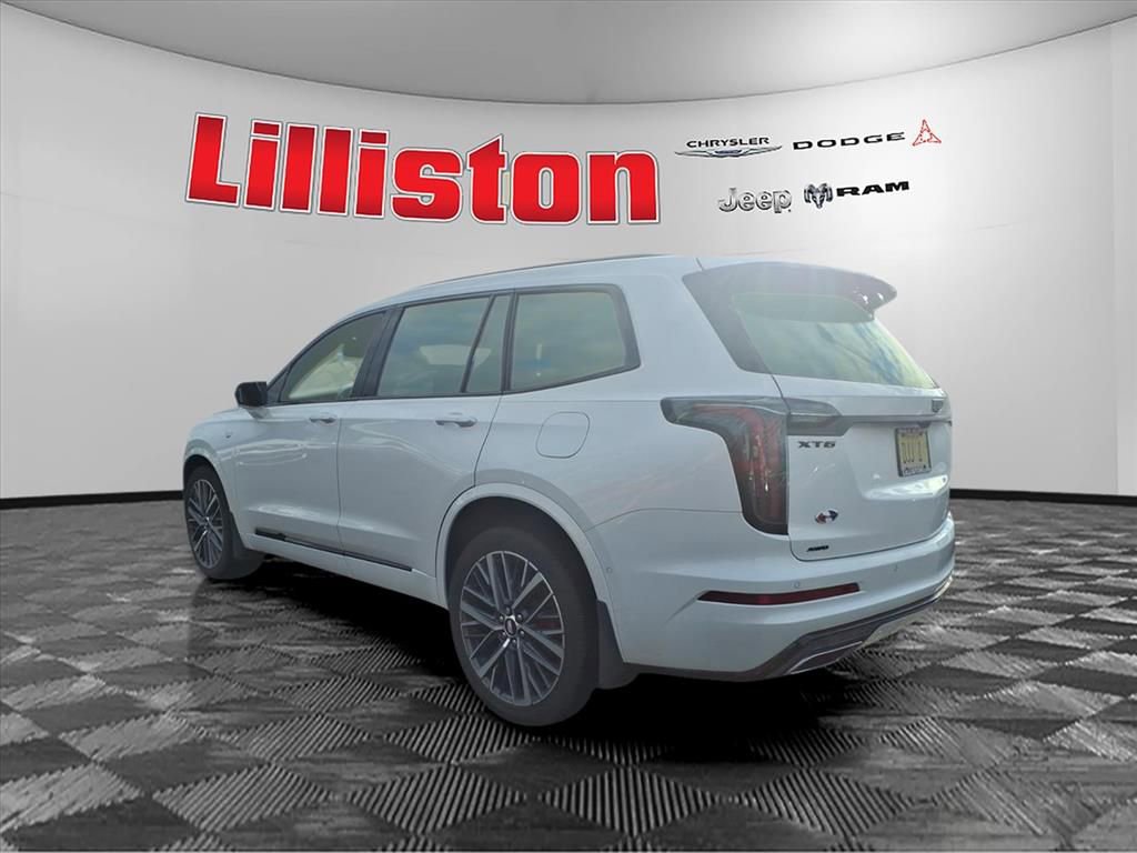 Used 2023 Cadillac XT6 Sport w/ Technology Package image 6