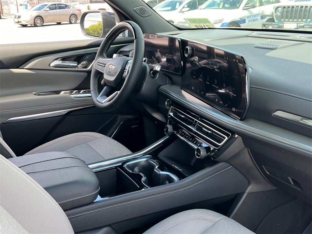 New 2026 Chevrolet Traverse LT w/ Enhanced Driving Package image 9