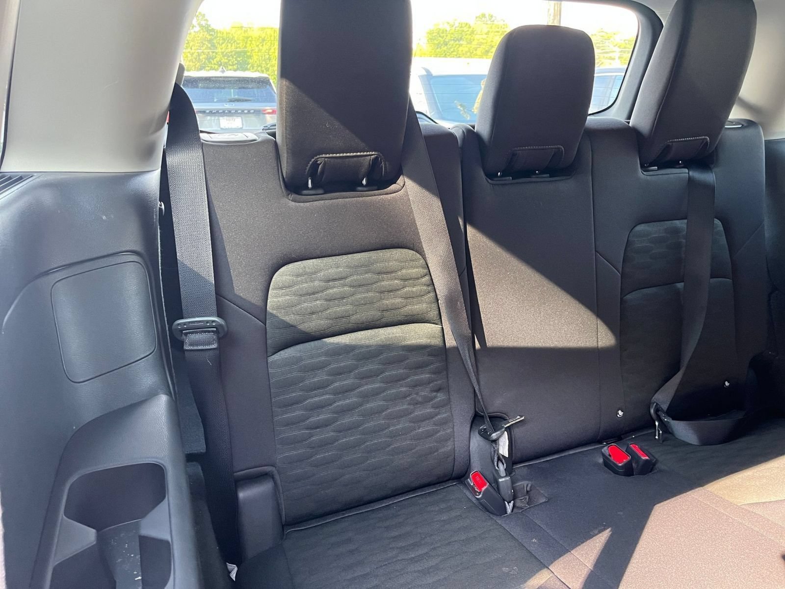 Used 2026 Nissan Pathfinder SV FWD image 33