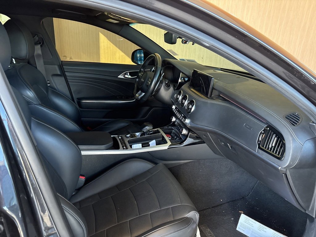 Certified 2022 Kia Stinger GT2 image 24