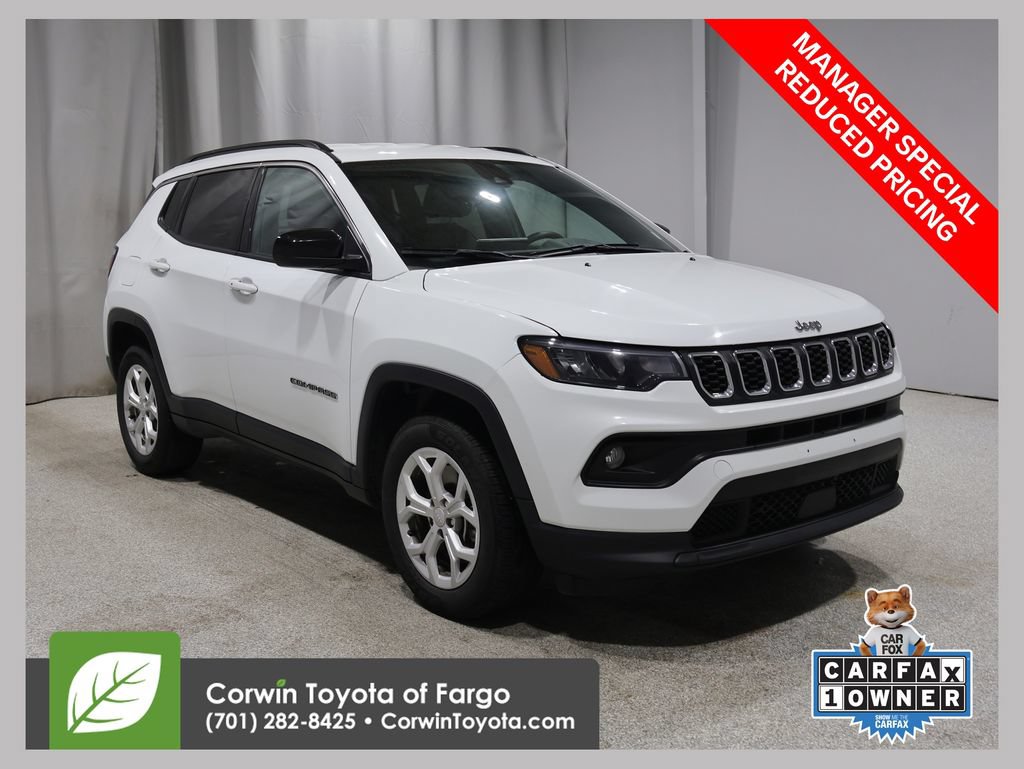 Used 2024 Jeep Compass Latitude AWD/4WD image 1