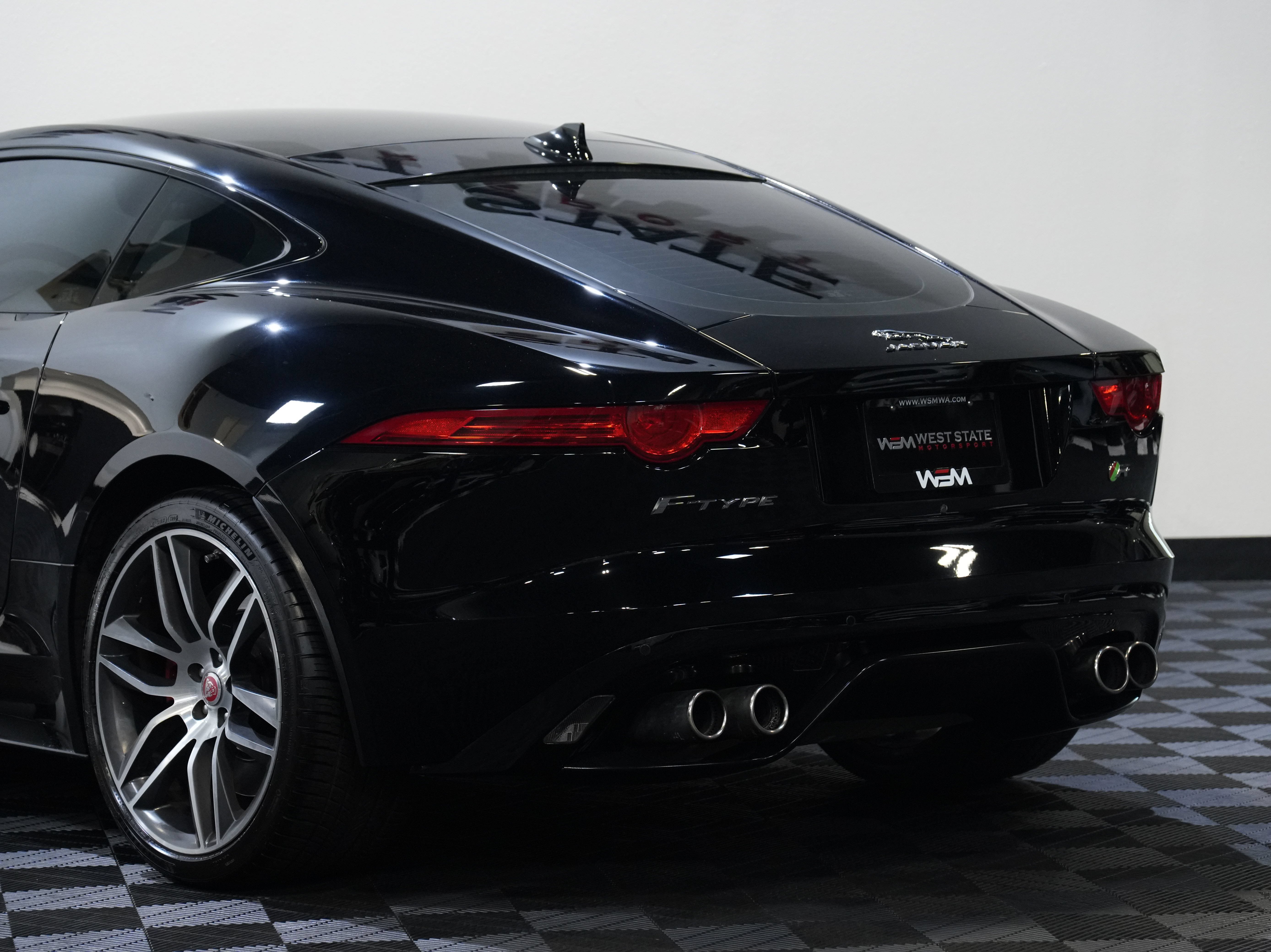 Used 2015 Jaguar F-TYPE R RWD image 15