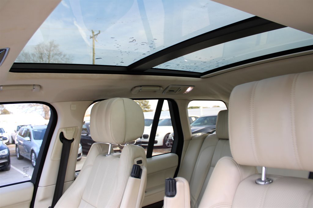 Used 2016 Land Rover Range Rover HSE image 27