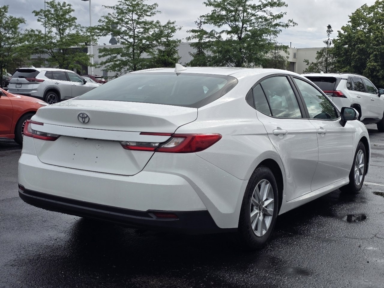 Used 2025 Toyota Camry LE FWD image 7