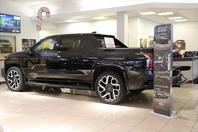 New 2024 Chevrolet Silverado EV RST AWD/4WD image 4