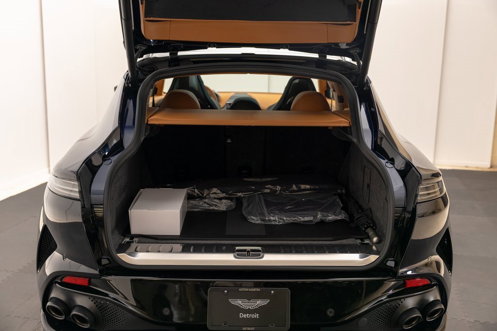 New 2025 Aston Martin DBX 707 image 8
