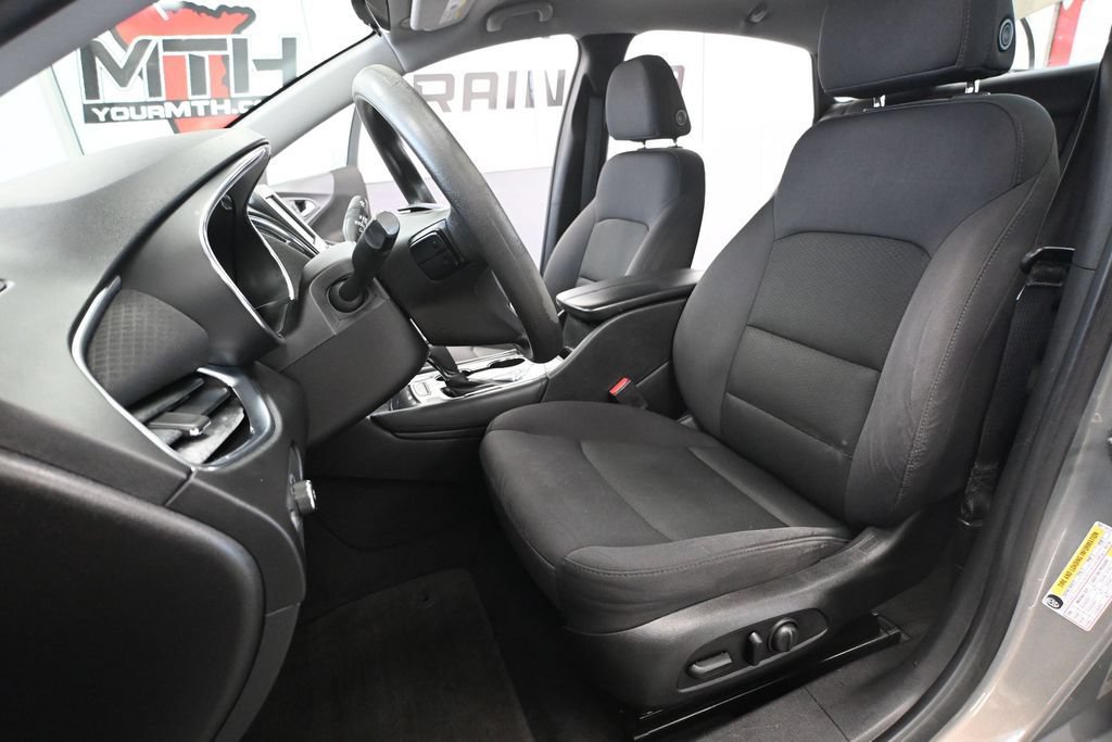 Used 2017 Chevrolet Malibu LT FWD image 23