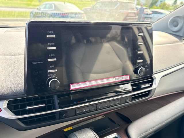 Used 2024 Toyota Sienna XLE w/ XLE Plus Package AWD/4WD image 24