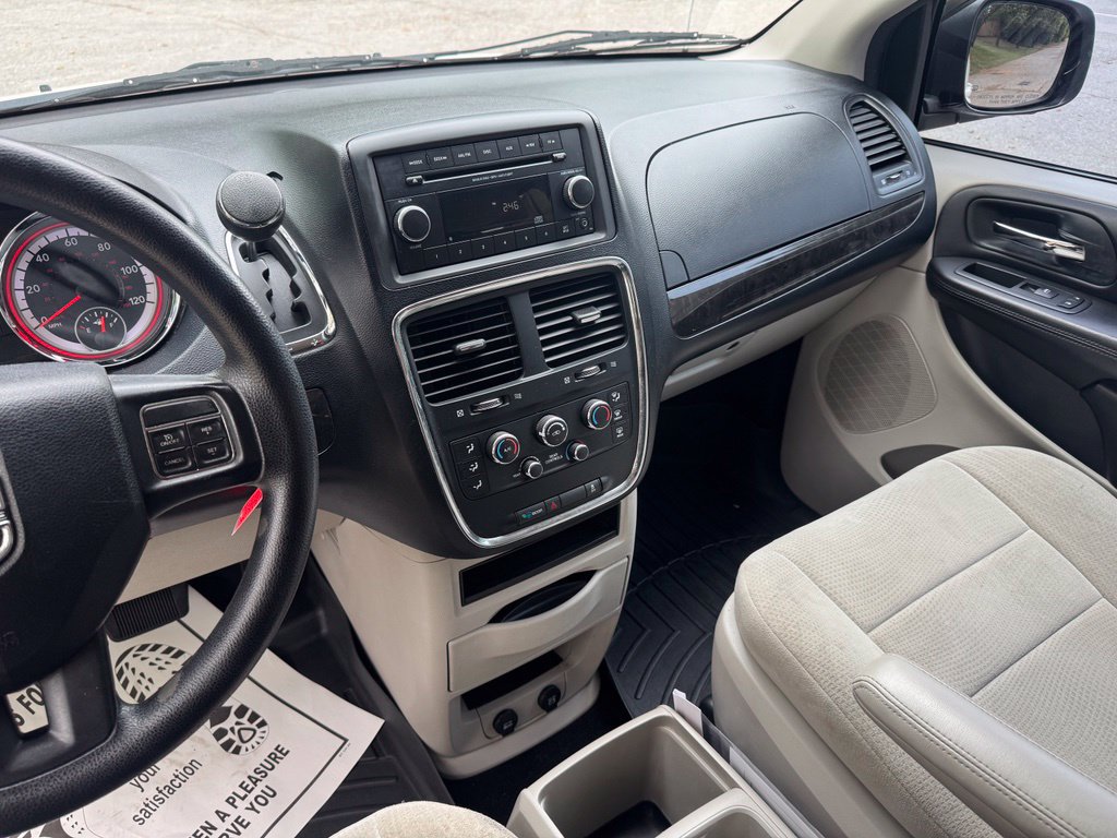 Used 2012 Dodge Grand Caravan SE FWD image 26