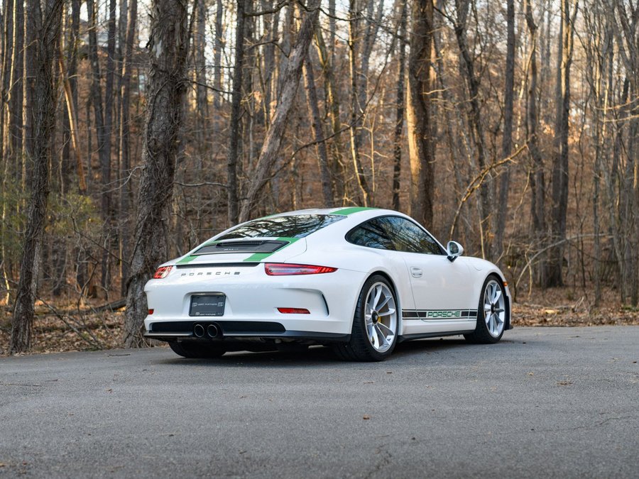 Used 2016 Porsche 911 R image 9
