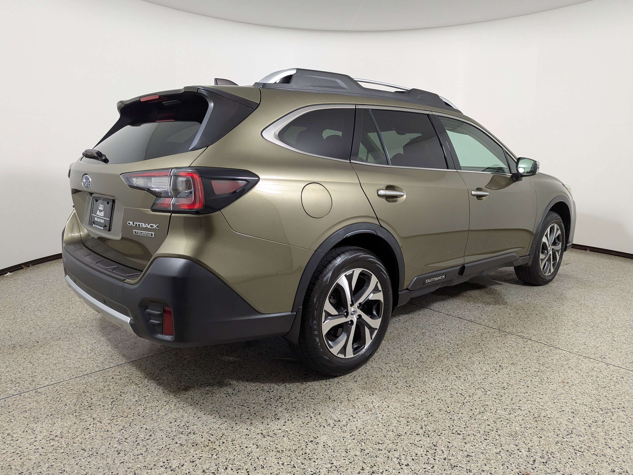 Used 2021 Subaru Outback Touring w/ Popular Package #2 image 7