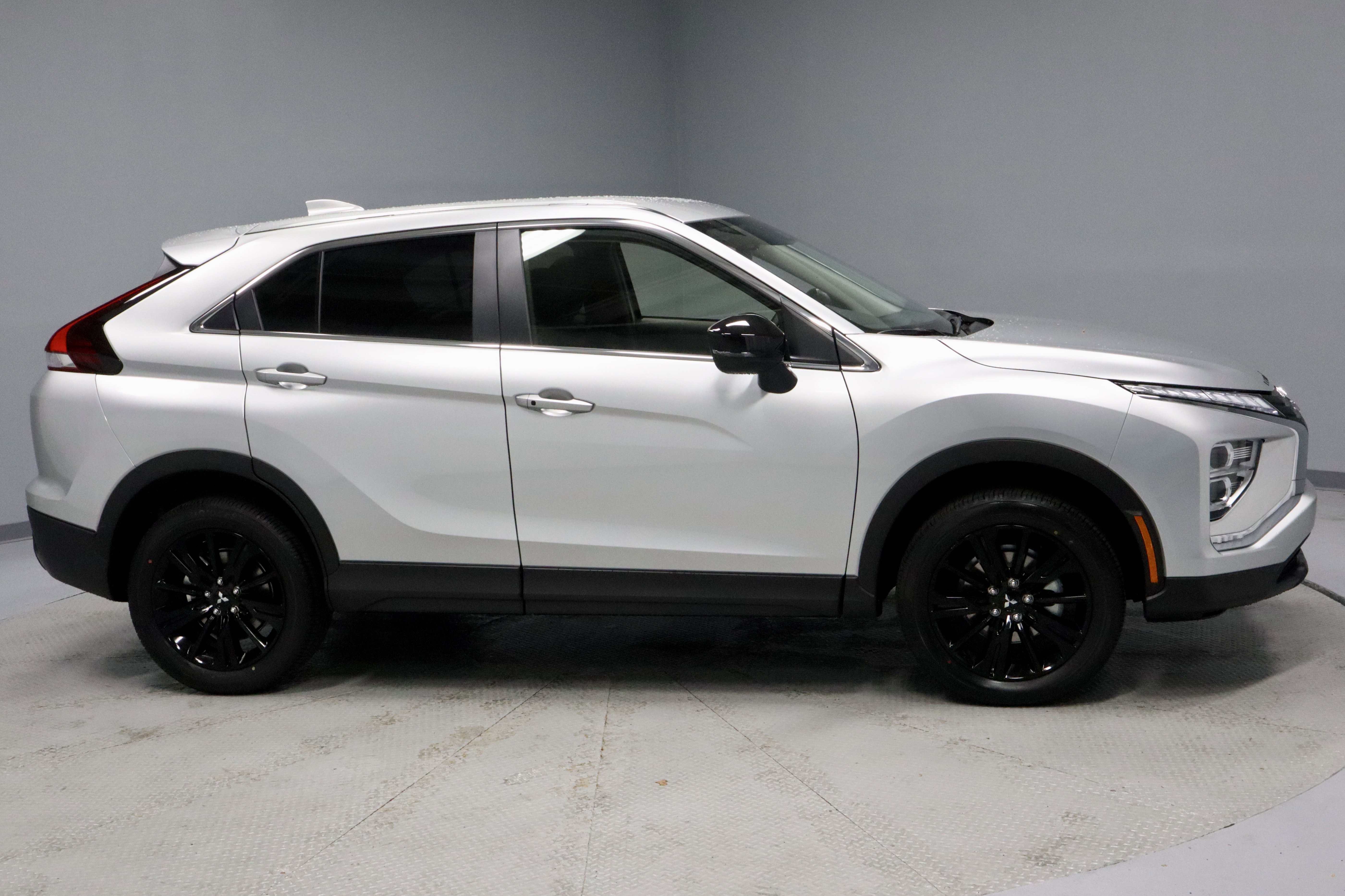 New 2026 Mitsubishi Eclipse Cross LE image 9